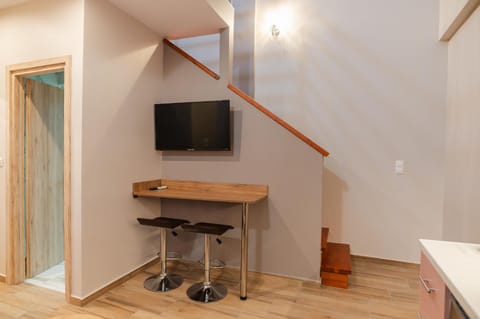 TV and multimedia, Living room, Dining area, hair dresser