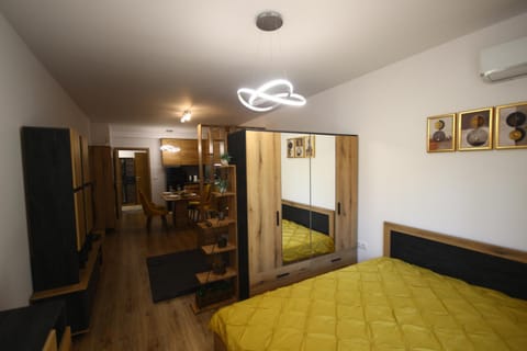 Bed, Seating area, Bedroom, air conditioner