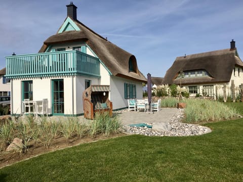 Property building, Garden, Garden view