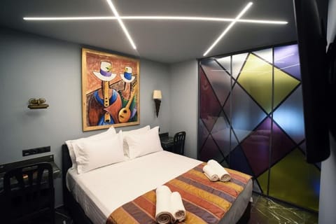 Luxury apt for Friends & Family, at Mitropoleos Apartment in Thessaloniki