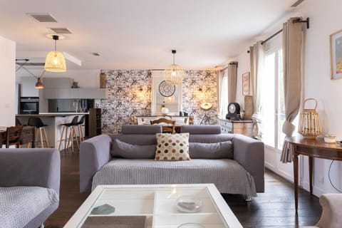 Communal lounge/ TV room, Living room