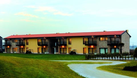 Property building, Day