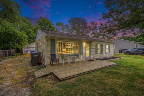 Eagles Beach Nest II House in New Buffalo