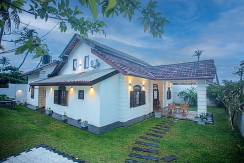 Property building, Day, Garden, Garden view
