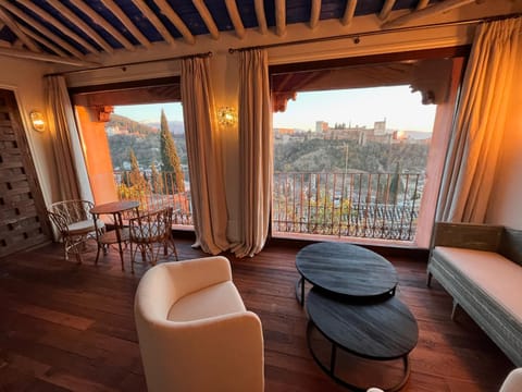 Living room, Photo of the whole room, Landmark view, Sunset