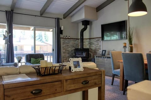 Walk Everywhere at the Relaxing Val D Sol Condo House in Ketchum