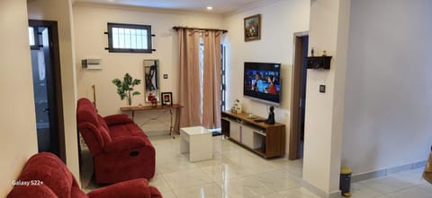 Communal lounge/ TV room, Living room, Seating area, Evening entertainment