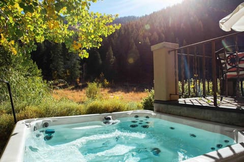 Luxury Warm Springs River Home House in Ketchum