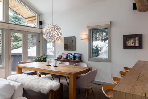 Slope-Side Chic Home with Hot Tub House in Ketchum