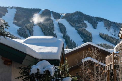 Ski Way Home Steps to the Warm Springs Lift House in Ketchum