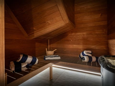 Sauna, Area and facilities