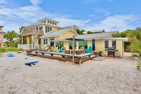 The Big Yellow House House in Anna Maria Island
