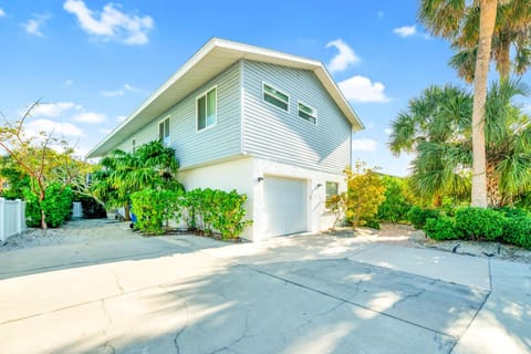 Whispering Whale Retreat House in Anna Maria Island