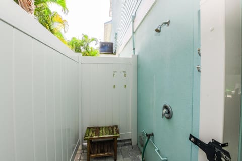 Blue Tide (Formerly Island Sol) House in Bradenton Beach