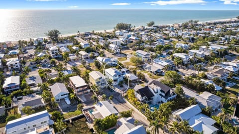 Blue Tide (Formerly Island Sol) House in Bradenton Beach