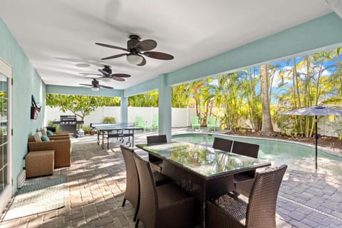 Blue Tide (Formerly Island Sol) House in Bradenton Beach