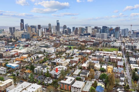 Perch - Howell Haven 33 House in Capitol Hill