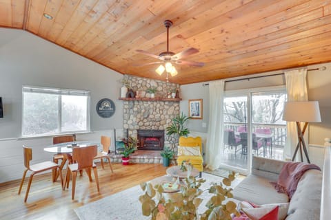 Mid-Century Mod Cottage, Steps to Lake Gregory! House in Crestline