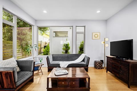 Perch - Indo Haven House in Fremont