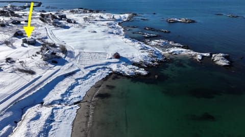 Property building, Day, Winter, Beach, Sea view, Location