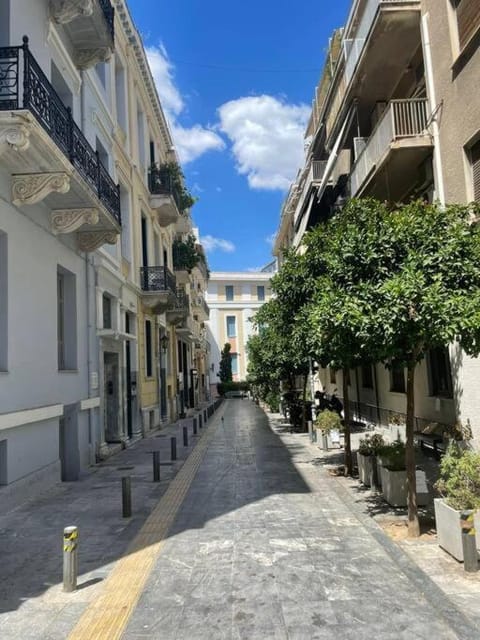 2bdr Apartment in Plaka-2 mins walk to syntagma Apartment in Plaka