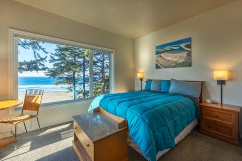 Bed, Bedroom, Sea view