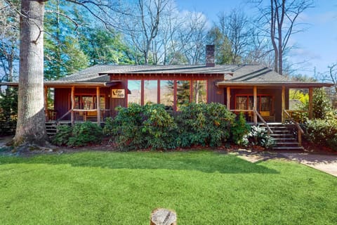 Grey Eagle Apartment hotel in Black Mountain