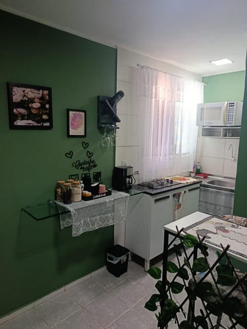 Kitchen or kitchenette, Dining area, microwave