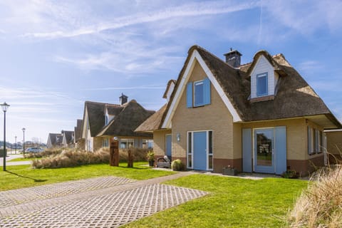 Property building, Neighbourhood