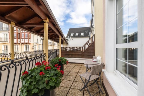 Property building, Facade/entrance, Off site