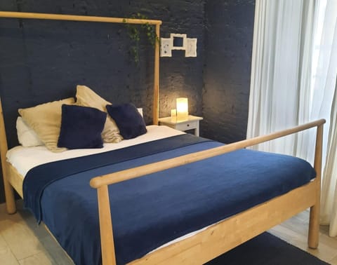 Bonito Alojamiento F Bed and Breakfast in Valencia
