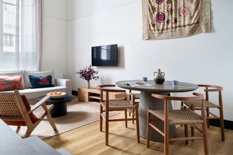 TV and multimedia, Living room, Dining area