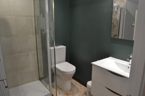 Shower, Toilet, Bathroom