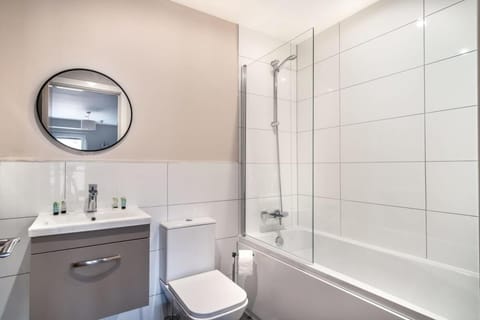 Modern & Stylish 2 Bed Apartment in Manchester Apartment in Stretford