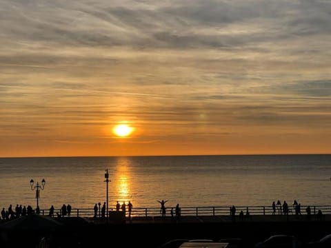Vue Mer 76 Sunset Apartment in Étretat
