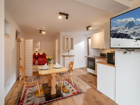 TV and multimedia, Kitchen or kitchenette, Dining area