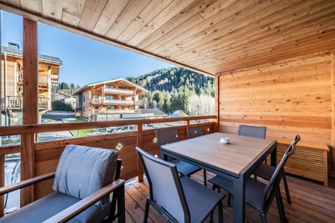 Patio, View (from property/room), Balcony/Terrace