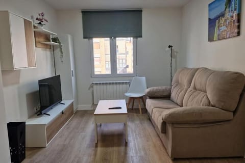 Communal lounge/ TV room, TV and multimedia, Living room, Seating area