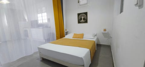Bed, Bedroom, air conditioner