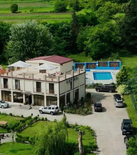 Natural landscape, Garden, Garden view, Pool view, Parking