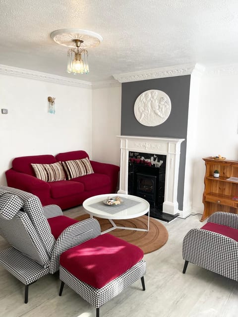 Living room, Seating area