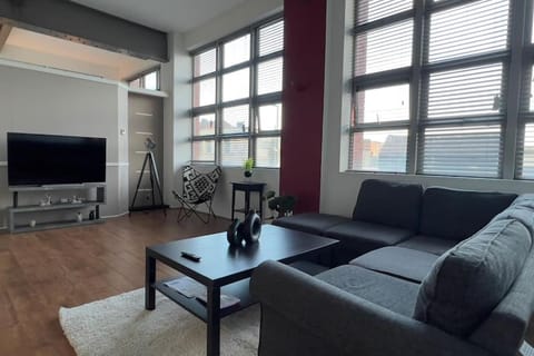 Communal lounge/ TV room, TV and multimedia, Living room, Seating area