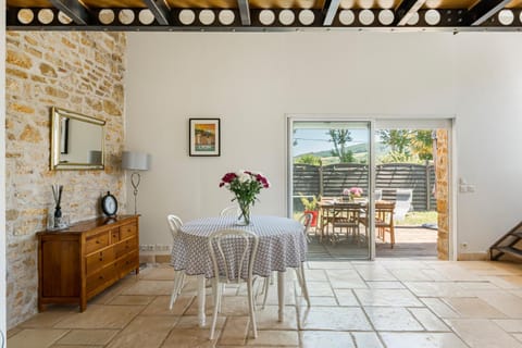 Patio, Dining area