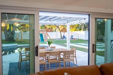 1 Mile to Honeymoon Island ~Heated Pool ~Putt Putt House in Palm Harbor