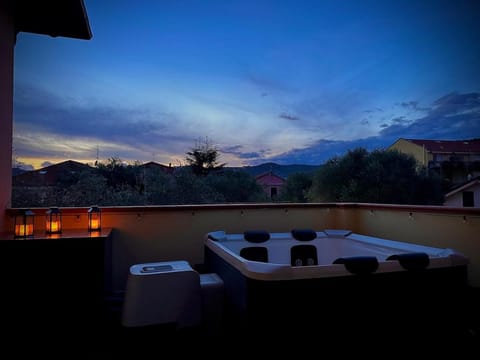 Night, Balcony/Terrace