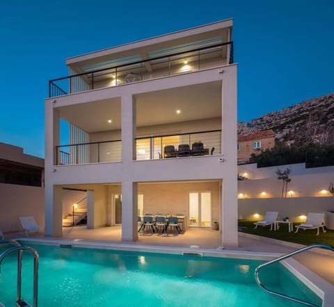 Modern Villa Maris - with heated pool & sea view Villa in Brela