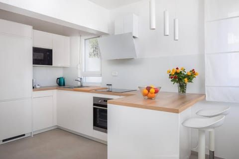 Modern Villa Maris - with heated pool & sea view Villa in Brela