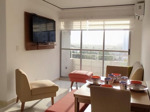 Communal lounge/ TV room, Living room, Dining area, air conditioner