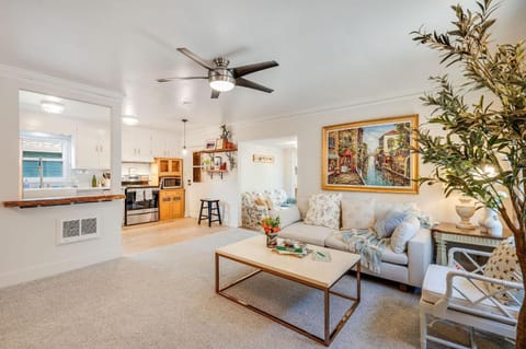 Perch - Brygger Cottage House in Magnolia Seattle