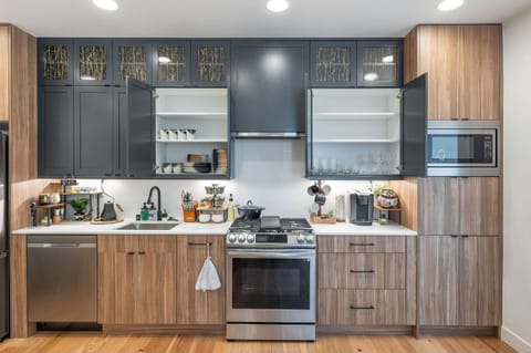 Perch - The Ashworth 69 House in Fremont